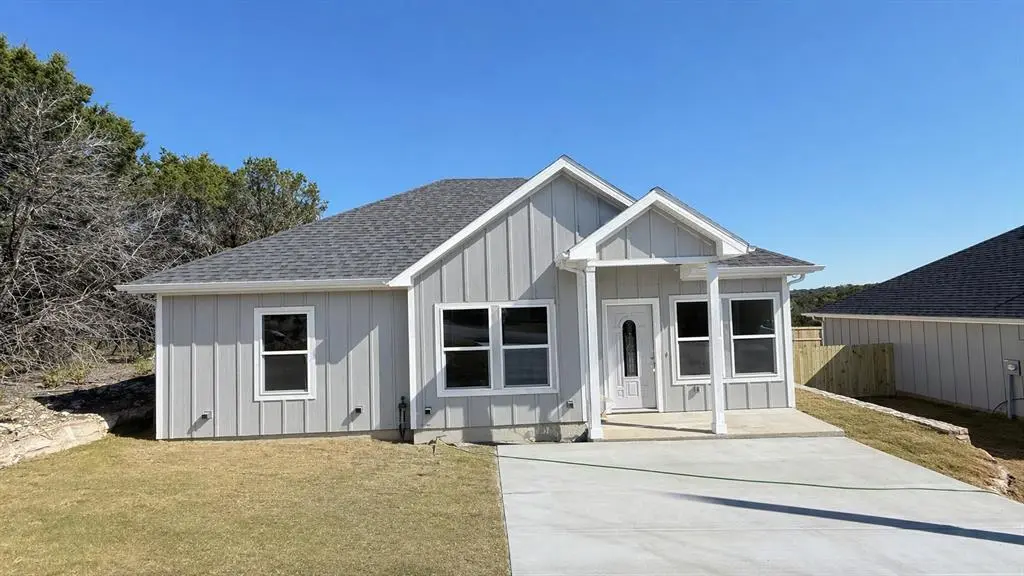 2615 Creekview Drive, Granbury, TX 76048