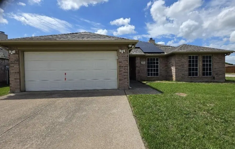 959 Aaron Drive, Burleson, TX 76028