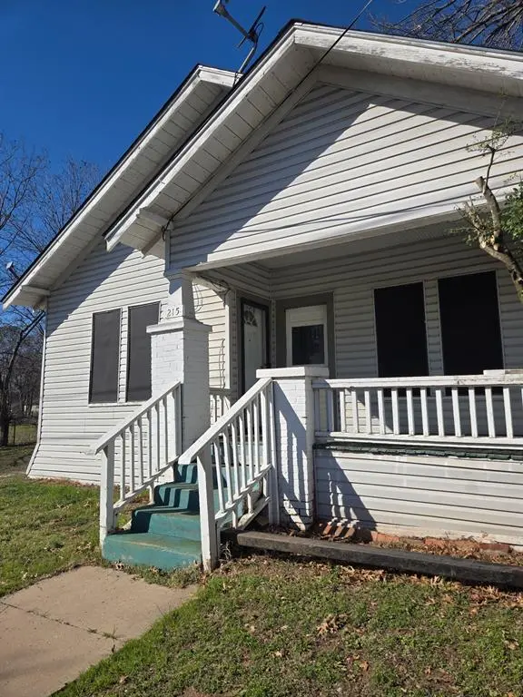 215 Bell Street, Gainesville, TX 76240