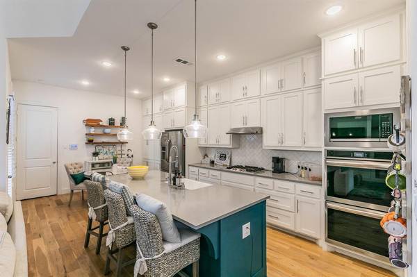 2425 Longspur Drive, Fort Worth, TX 76008