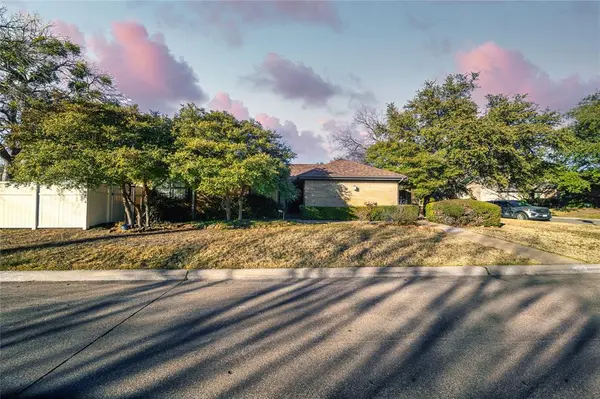 14813 Sopras Circle, Addison, TX 75001