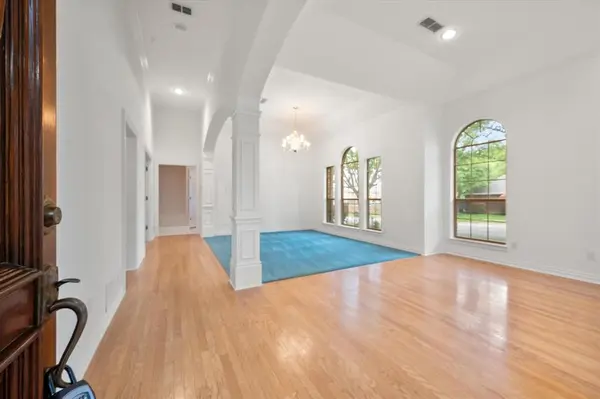 5200 Independence Avenue, Arlington, TX 76017