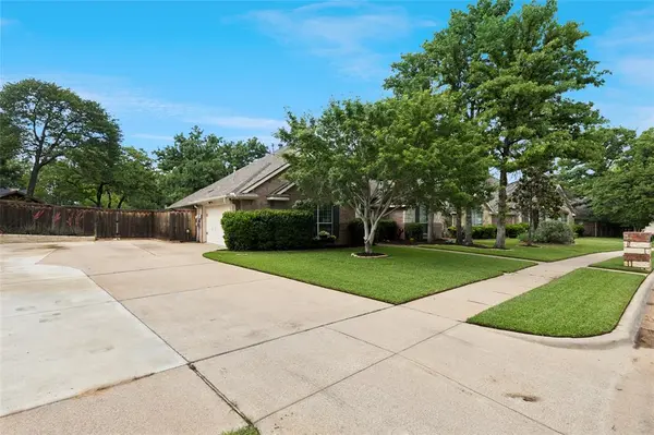 1573 Flying Jib Drive, Azle, TX 76020