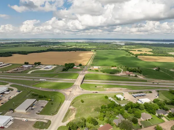 5153 N HWY 6, Woodway, TX 76712