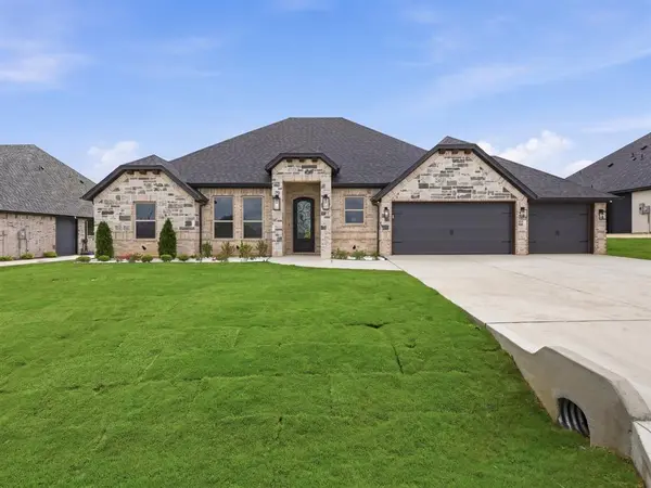 3711 Tremont Lane, Granbury, TX 76049