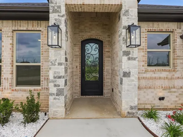 3711 Tremont Lane, Granbury, TX 76049