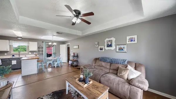 111 Vz County Road 3433, Wills Point, TX 75169