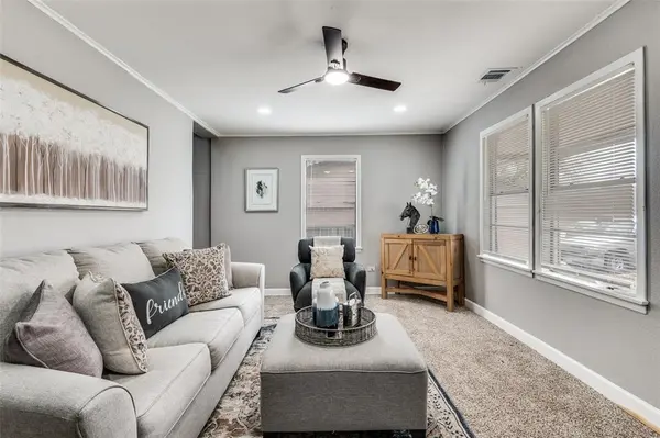 421 W 8th Street, Lancaster, TX 75146