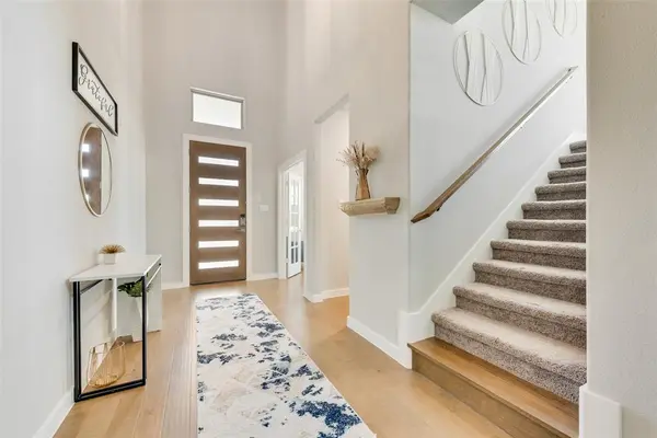 211 Coyote Creek Drive, Lavon, TX 75166