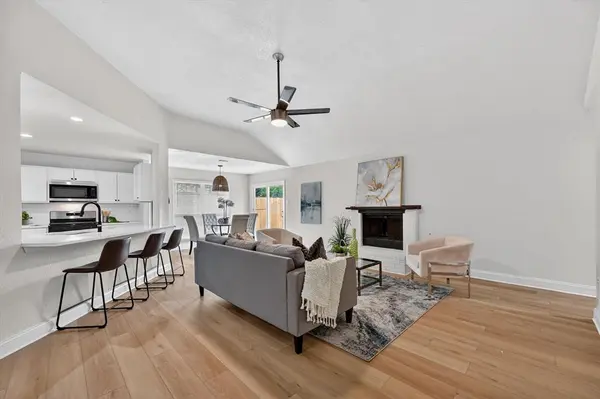 2832 Red Oak Drive, Grand Prairie, TX 75052