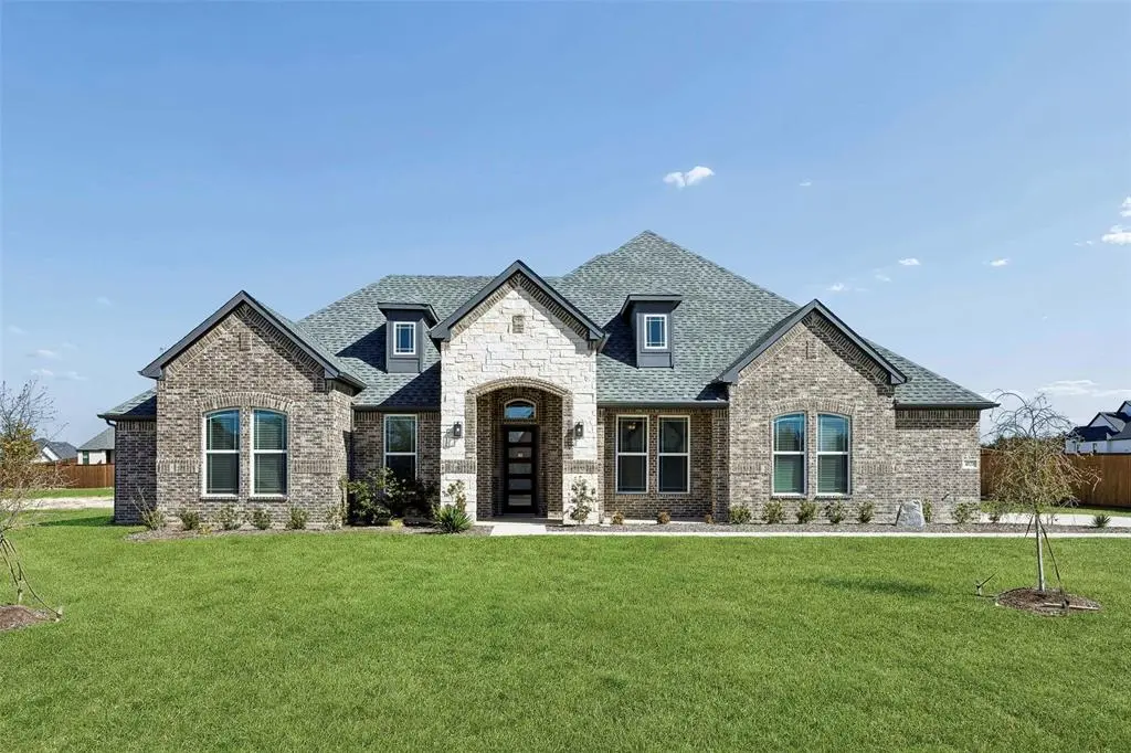 4021 Lagos Drive, Midlothian, TX 76065