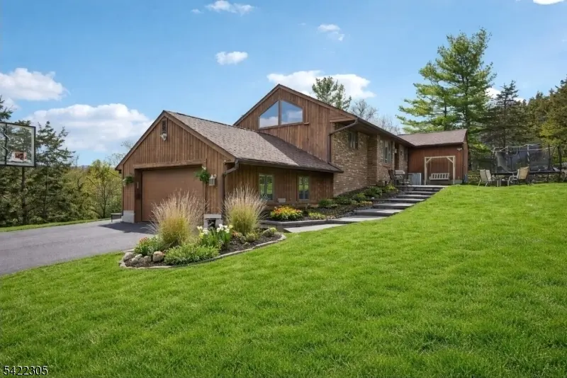 5 Bucky Ln, Vernon Twp., NJ 07462