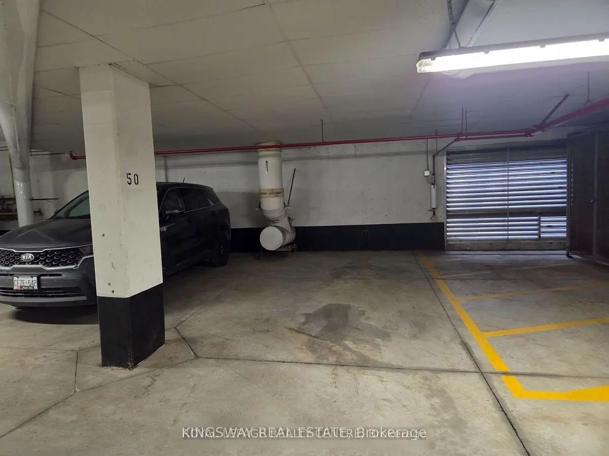 2472 Post RD, Oakville, ON L6H 0K1