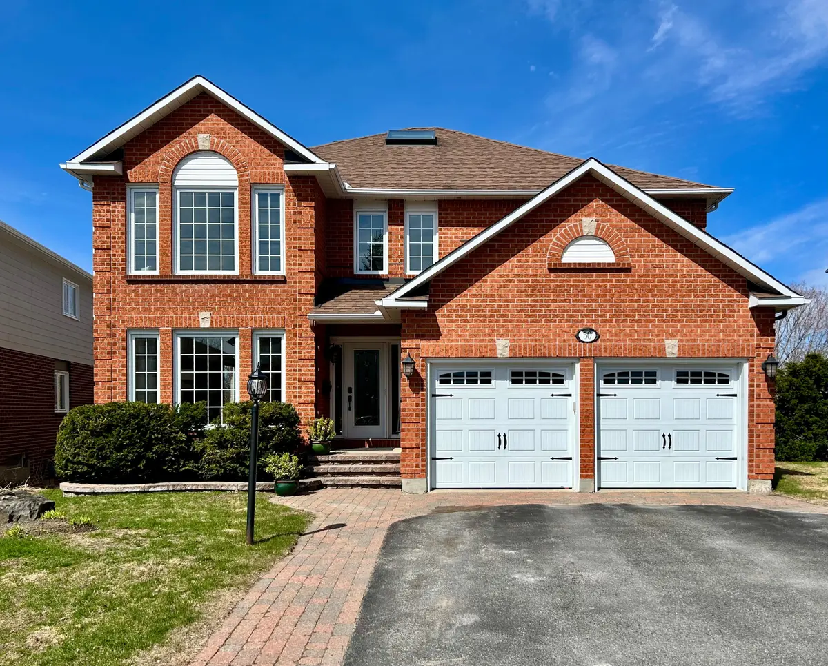 50 Rosenfeld CRES, Kanata, ON K2K 2L2