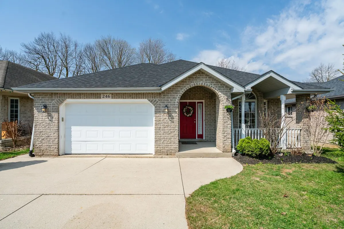 246 16th Avenue CRES, Hanover, ON N4N 3V3