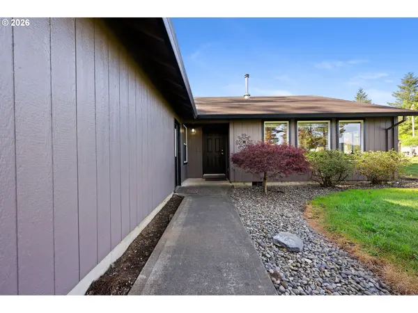 42020 FOREST COURT LN, Astoria, OR 97103