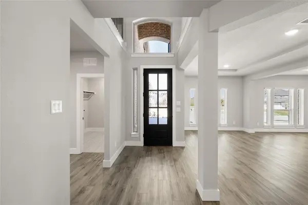 604 S Hidden Lakes Drive, Desoto, TX 75115