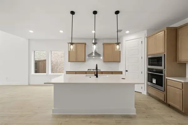 17141 Oxborough Drive, Fort Worth, TX 76247