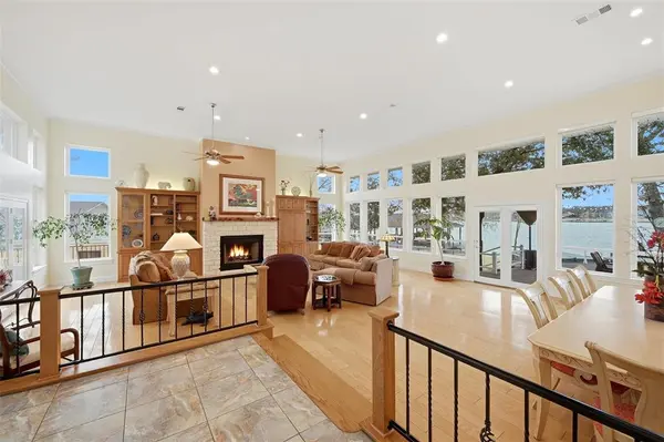 143 Blackfoot Trail, Lake Kiowa, TX 76240