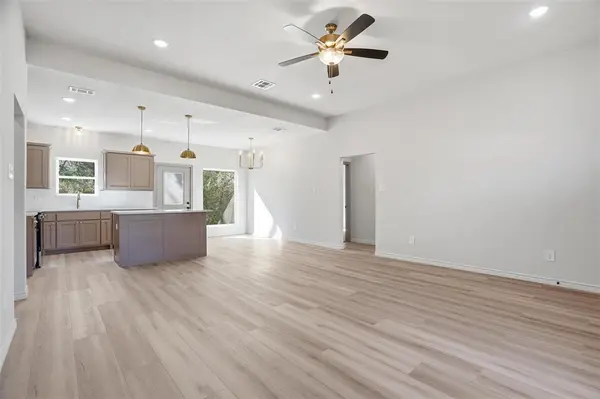 103 N Peverly Street, Whitney, TX 76692