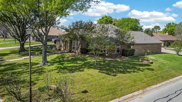 301 Raintree Drive, Highland Village, TX 75077