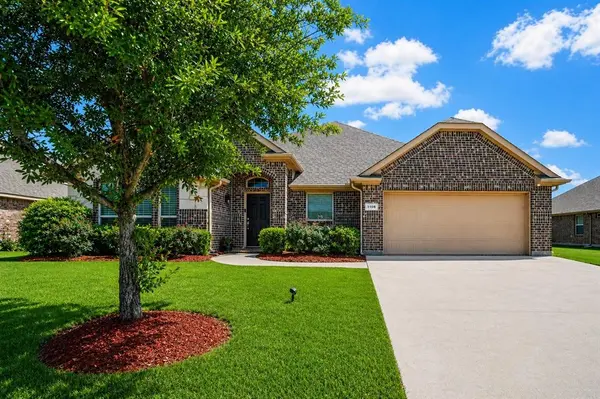 1108 Daventry Drive, Glenn Heights, TX 75154