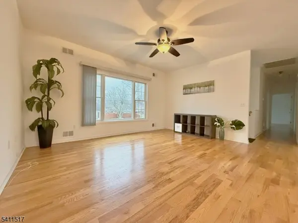 138 Hiawatha Blvd, Parsippany-troy Hills Twp., NJ 07034