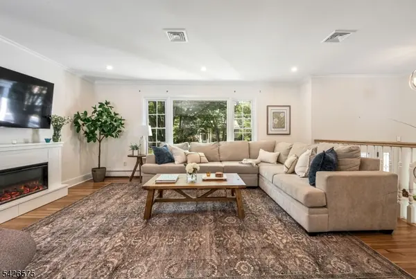 440 Yuhas Dr, Paramus Boro, NJ 07652