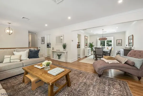 440 Yuhas Dr, Paramus Boro, NJ 07652