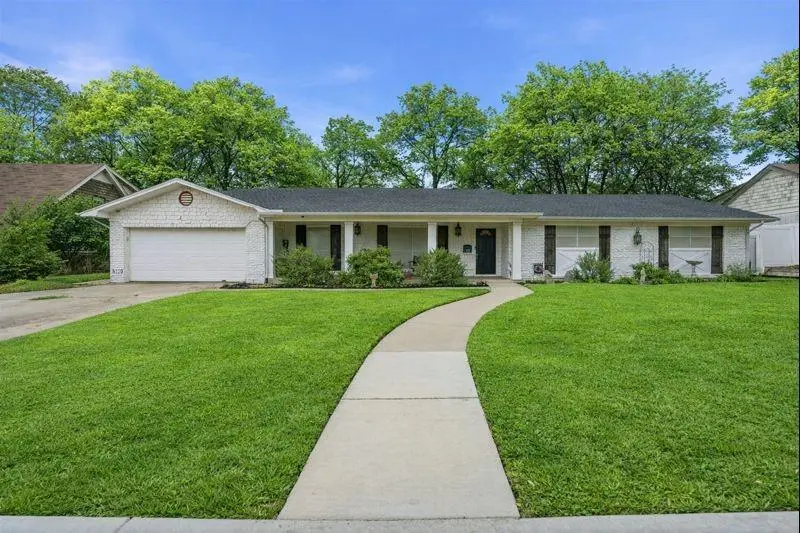 8120 Bangor Drive, Benbrook, TX 76116