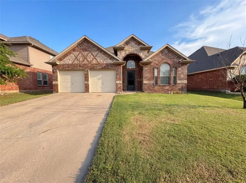 9816 Mullins Crossing Drive, Fort Worth, TX 76126