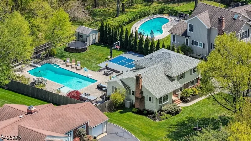 32 Fieldcrest Dr, Scotch Plains Twp., NJ 07076