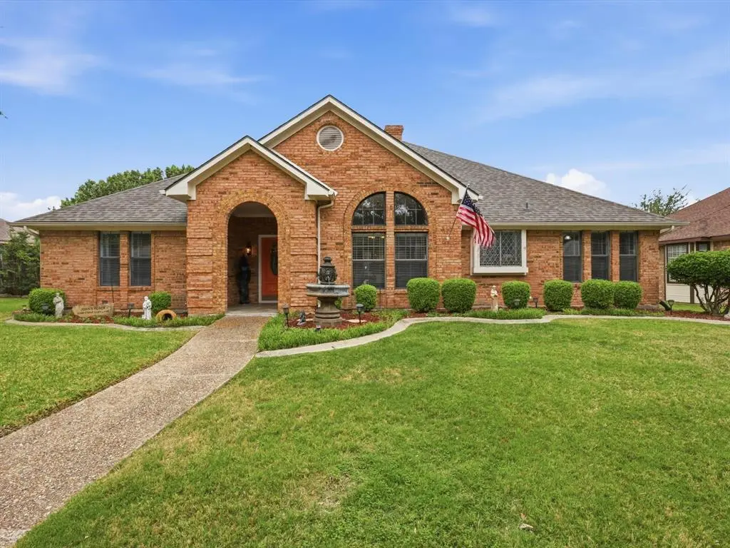 2328 Stone Glen Lane, Carrollton, TX 75007