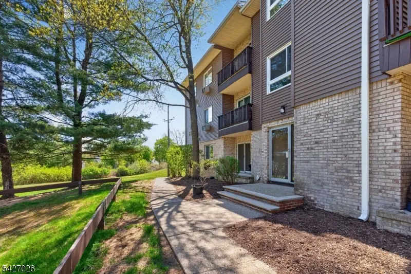 102 Federal Hill Rd #102, Pompton Lakes Boro, NJ 07442