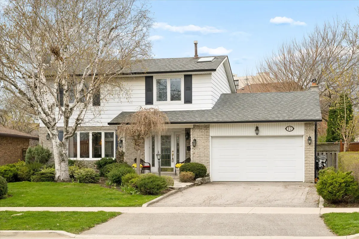 12 Burnhamill PL, Toronto W08, ON M9C 3S4