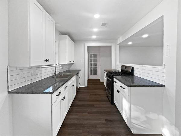 464 W Fulton Street, Van Alstyne, TX 75495