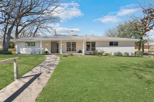 1306 Driftwood Drive, Euless, TX 76040