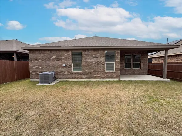 2520 Allview Lane, Glenn Heights, TX 75154