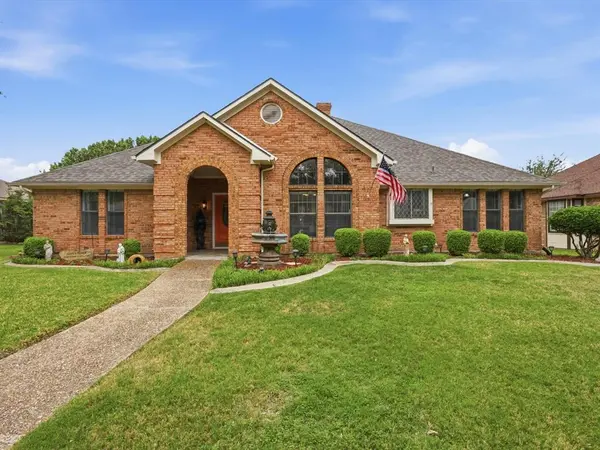 2328 Stone Glen Lane, Carrollton, TX 75007