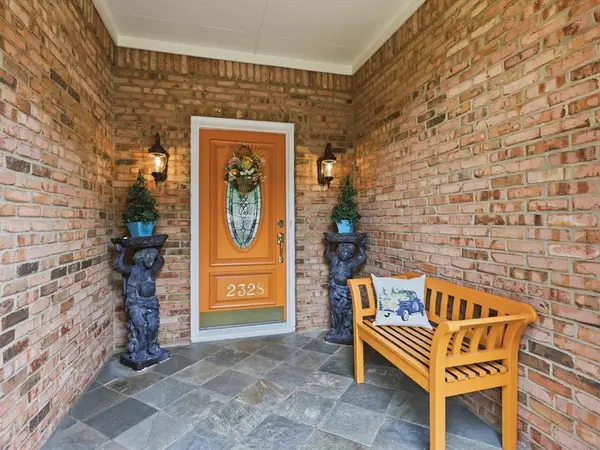 2328 Stone Glen Lane, Carrollton, TX 75007