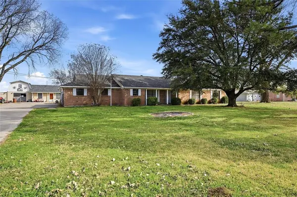 27161 State Highway 56, Whitesboro, TX 76273