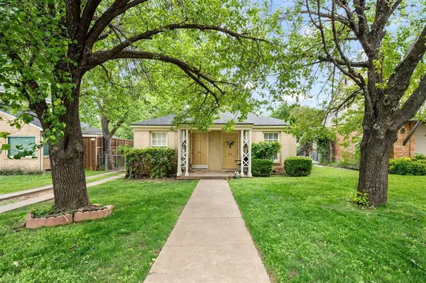 412 N Montreal Avenue, Dallas, TX 75208
