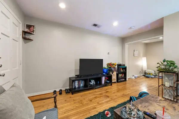 412 N Montreal Avenue, Dallas, TX 75208