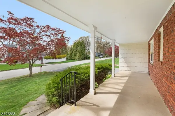 5 Foxwood Ln, Randolph Twp., NJ 07869