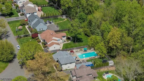 32 Fieldcrest Dr, Scotch Plains Twp., NJ 07076