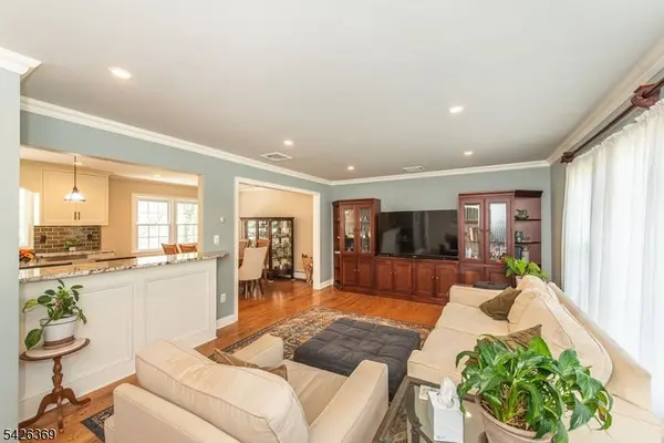 19 Bedford Rd, Mahwah Twp., NJ 07430