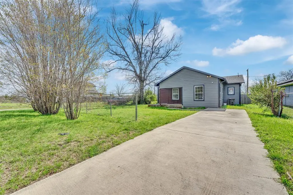 5101 Humbert Avenue, Fort Worth, TX 76107