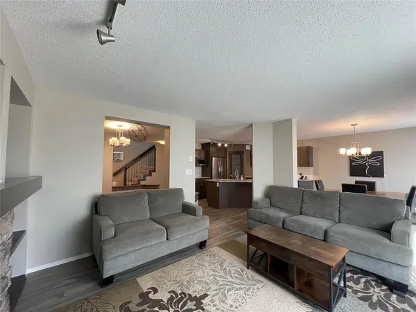 250 Amber TRL, Winnipeg, MB R2P 1R7