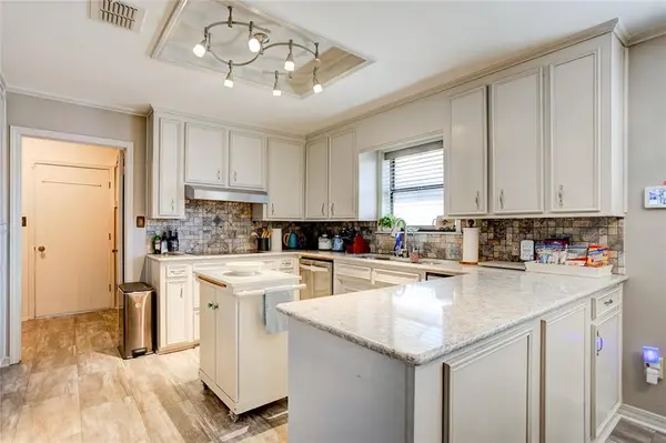 2005 Surrey Lane, Bossier City, LA 71111