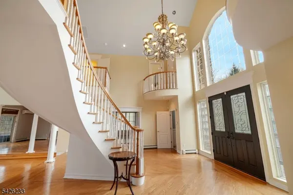 12 Butternut Ter, Kinnelon Boro, NJ 07405